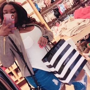 Meet your Posher, Marci